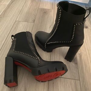 Louboutin Out line spike lug boots